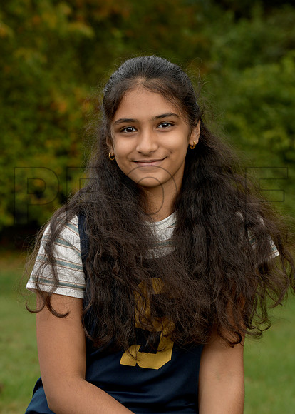 OakMiddleFallTeams26 Girls Cross Country Maharajan Akshara_ Team5x7(1)